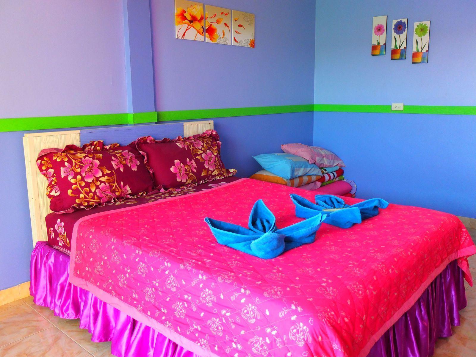 Bed and Breakfast Baan Tipsukon Koh Larn Exterior foto