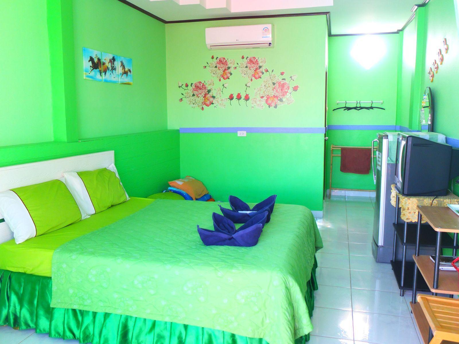 Bed and Breakfast Baan Tipsukon Koh Larn Exterior foto